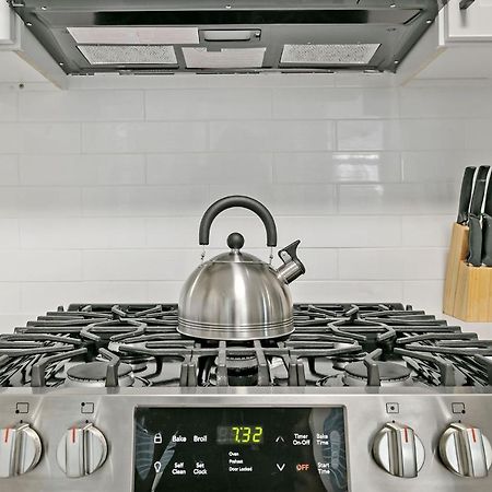 2Br Comfy And Stylish Apt In West Town - Erie 1R Чикаго Екстериор снимка