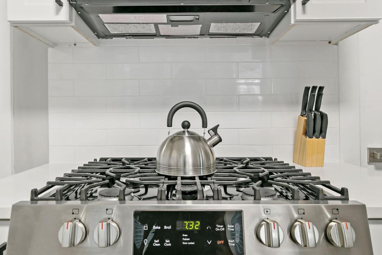2Br Comfy And Stylish Apt In West Town - Erie 1R Чикаго Екстериор снимка