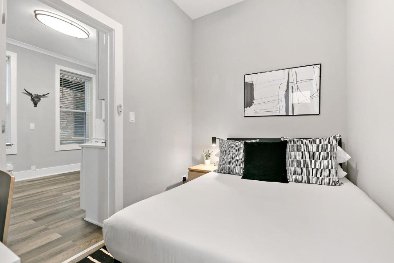 2Br Comfy And Stylish Apt In West Town - Erie 1R Чикаго Екстериор снимка